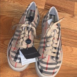 Burberry sneakers